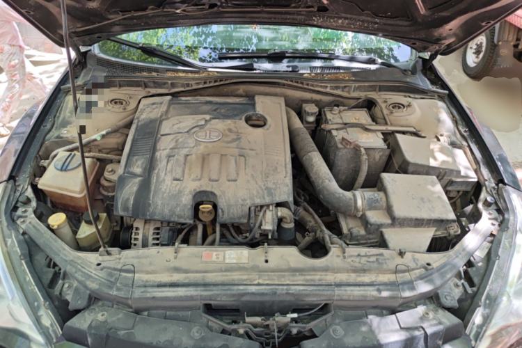 Used Bestune B50 2013 1.6L manual Comfort trim level Engine Bay