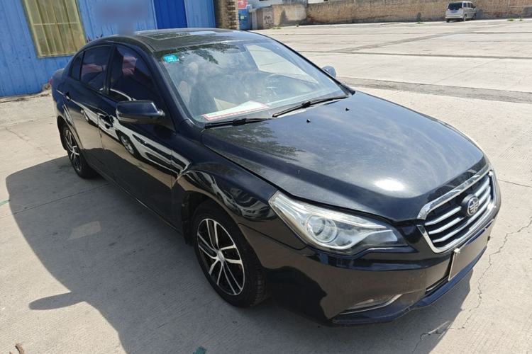 Used Bestune B50 2013 1.6L manual luxury version Front Right 45 Deg