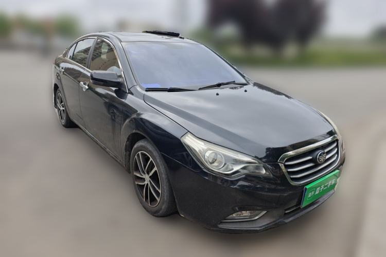 Used Bestune B50 2013 1.6L manual luxury version Front Right 45 Deg