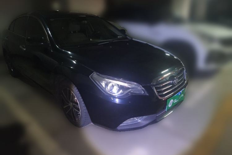 Used Bestune B50 2013 1.6L automatic luxury version Front Right 45 Deg