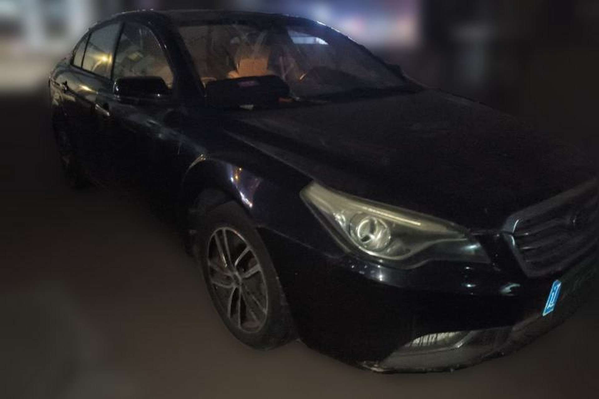 Used Bestune B50 2013 1.6L automatic luxury version Front Right 45 Deg
