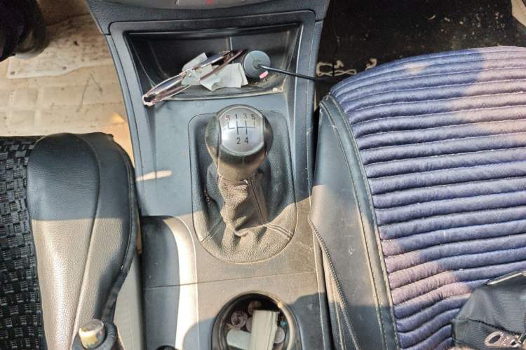 Used Bestune B50 2013 1.6L manual Partner Edition Gear Lever