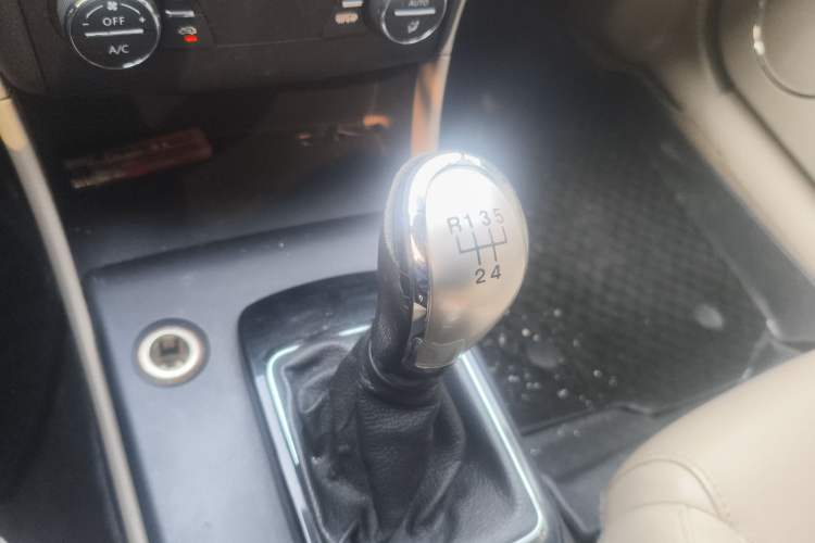 Used Bestune B50 2013 1.6L Manual Prestige Edition Gear Lever