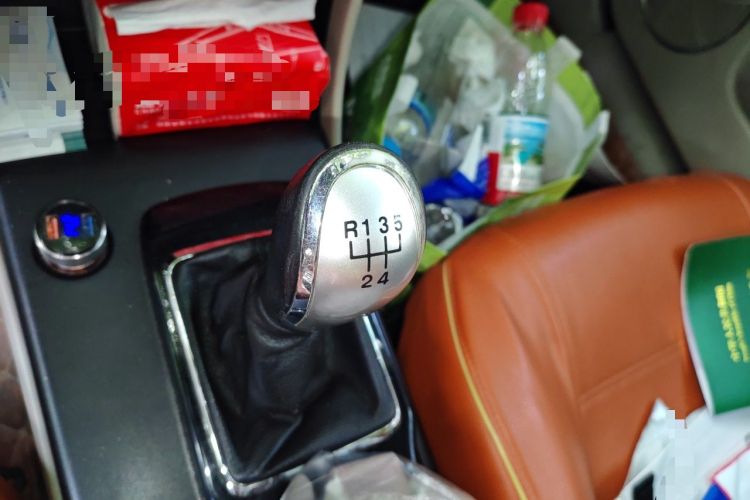 Used Bestune B50 2013 1.6L manual luxury version Gear Lever