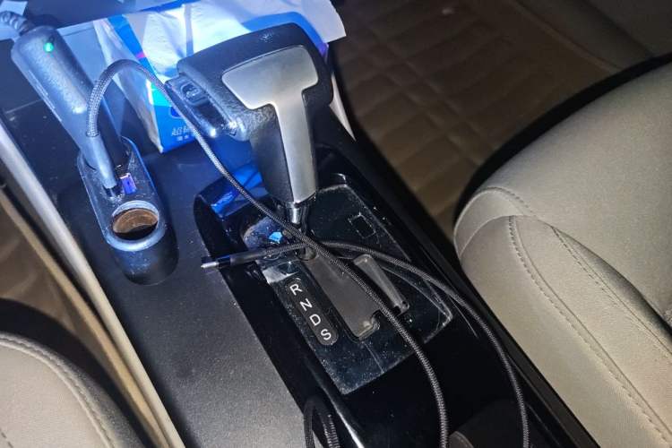 Used Bestune B50 2013 1.6L automatic luxury version Gear Lever