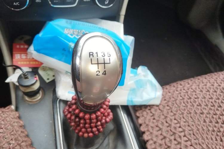 Used Bestune B50 2013 1.6L manual luxury version Gear Lever