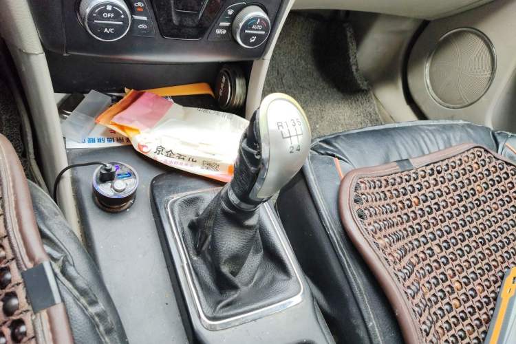 Used Bestune B50 2013 1.6L manual luxury version Gear Lever