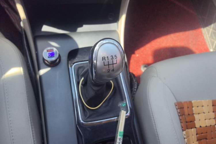 Used Bestune B50 2013 1.6L manual luxury version Gear Lever