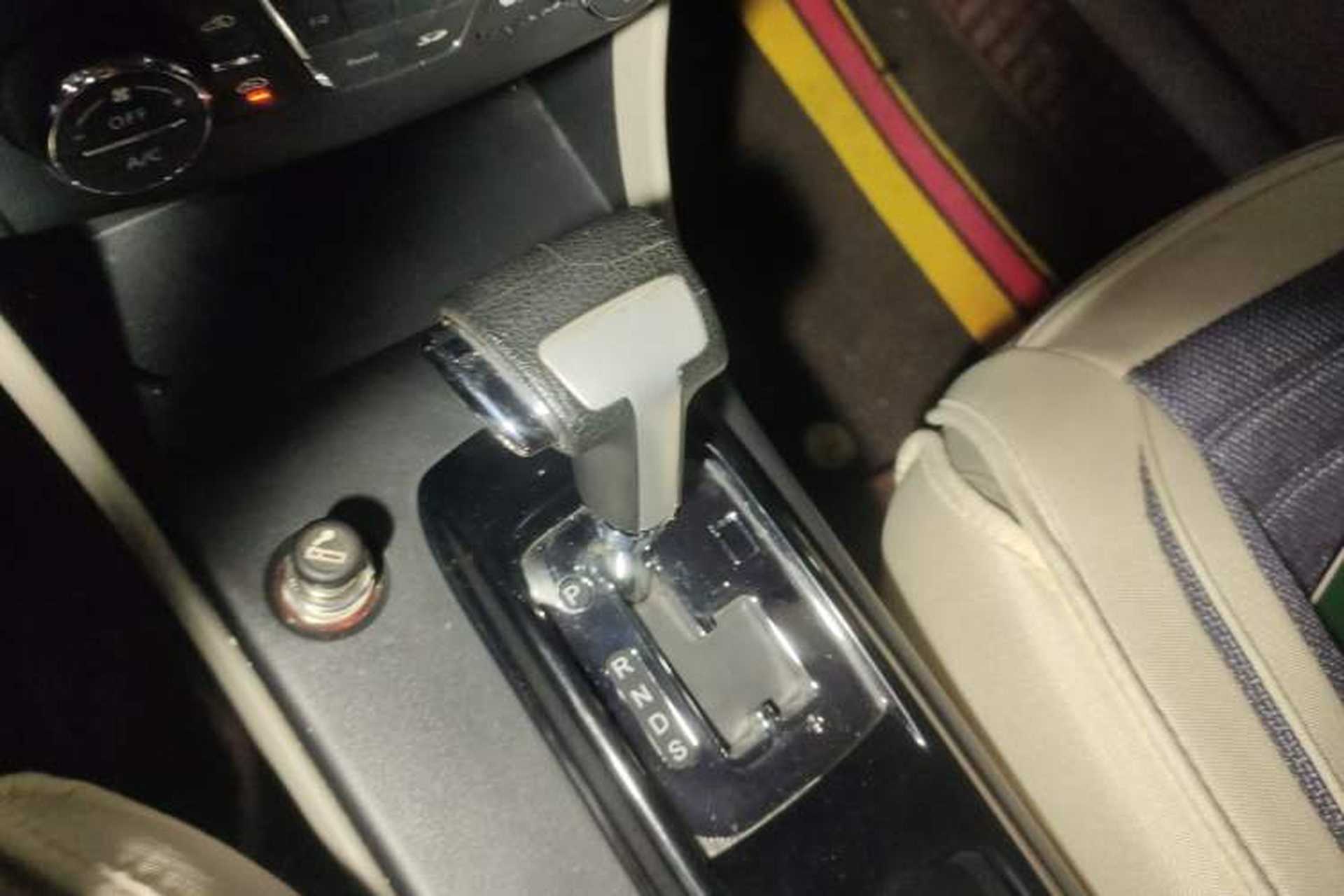 Used Bestune B50 2013 1.6L automatic luxury version Gear Lever