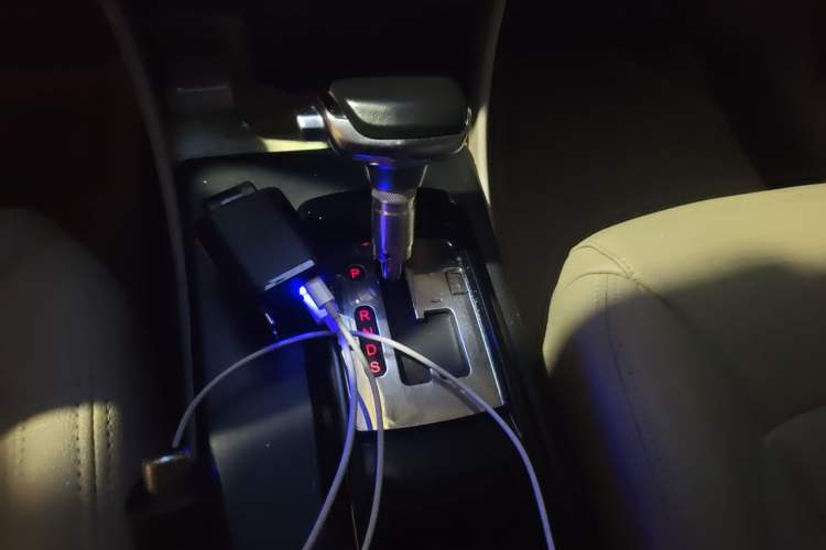 Used Bestune B50 2013 1.6L automatic luxury version Gear Lever