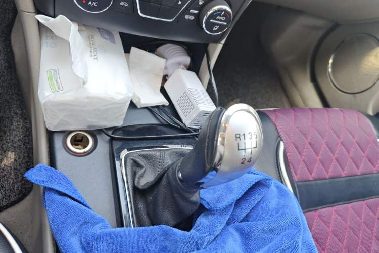 Used Bestune B50 2013 1.6L manual luxury version Gear Lever