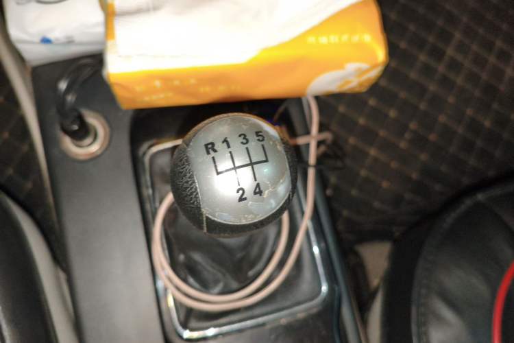 Used Bestune B50 2013 1.6L manual luxury version Gear Lever