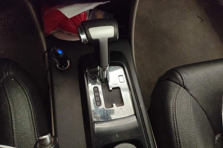 Used Bestune B50 2013 1.6L automatic luxury version Gear Lever