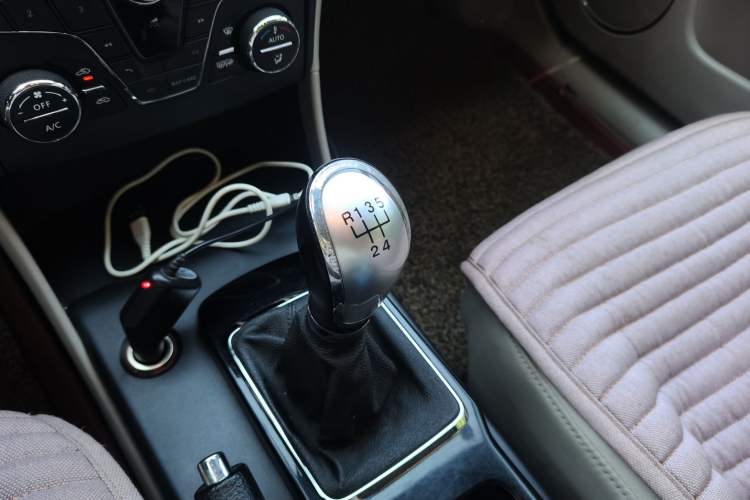Used Bestune B50 2013 1.6L manual luxury version Gear Lever