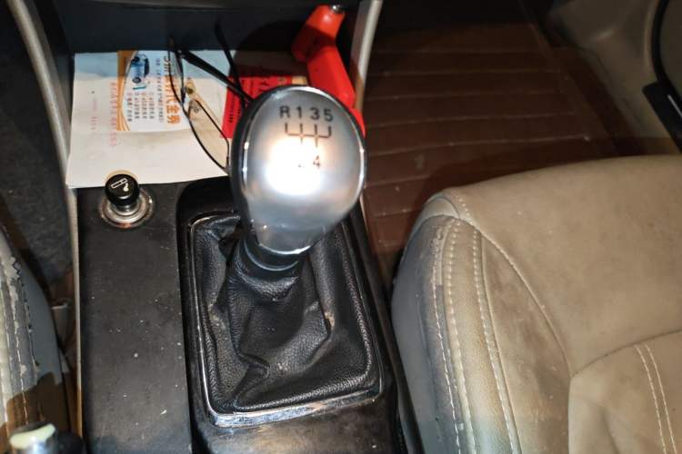 Used Bestune B50 2013 1.6L manual luxury version Gear Lever