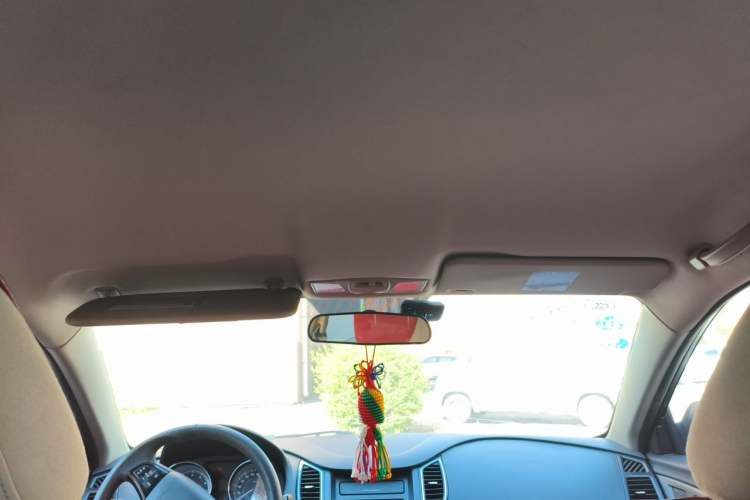 Used Bestune B50 2013 1.6L manual Comfort trim level Headliner