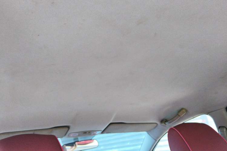 Used Bestune B50 2013 1.6L manual Comfort trim level Headliner