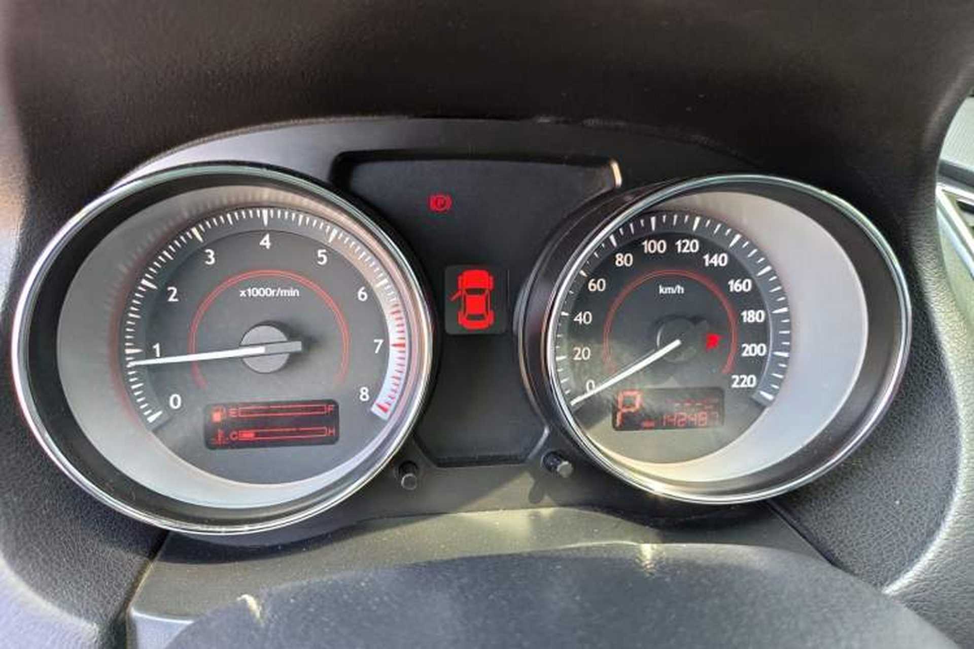 Used Bestune B50 2013 1.6L automatic luxury version Instrument Cluster