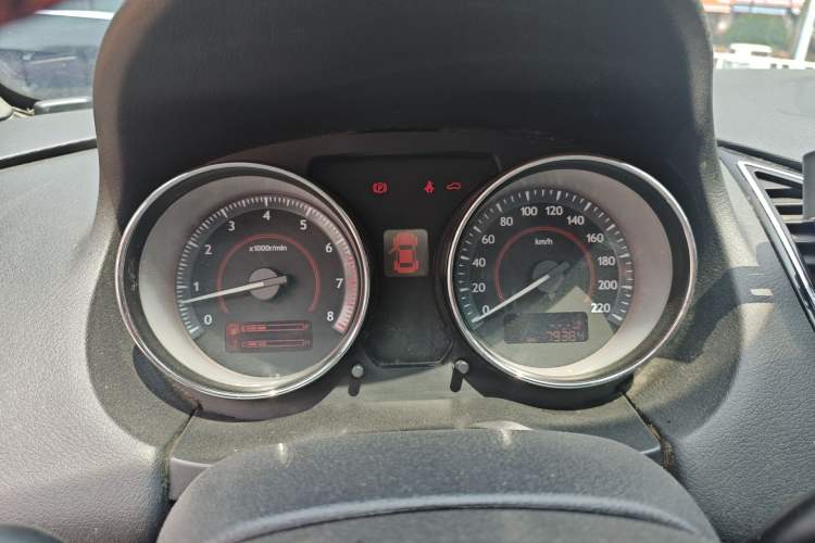 Used Bestune B50 2013 1.6L manual luxury version Instrument Cluster