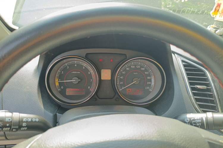 Used Bestune B50 2013 1.6L automatic luxury version Instrument Cluster
