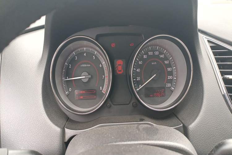 Used Bestune B50 2013 1.6L manual luxury version Instrument Cluster