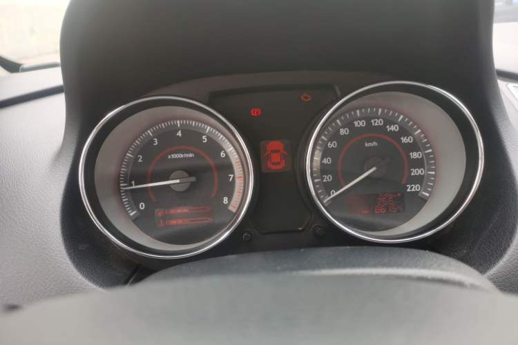 Used Bestune B50 2013 1.6L manual Comfort trim level Instrument Cluster