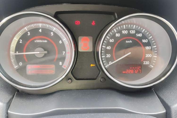 Used Bestune B50 2013 1.6L manual luxury version Instrument Cluster