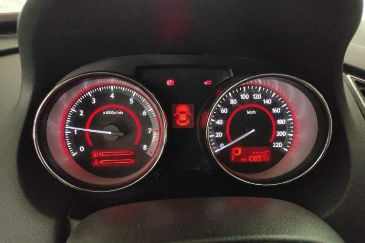 Used Bestune B50 2013 1.6L automatic luxury version Instrument Cluster