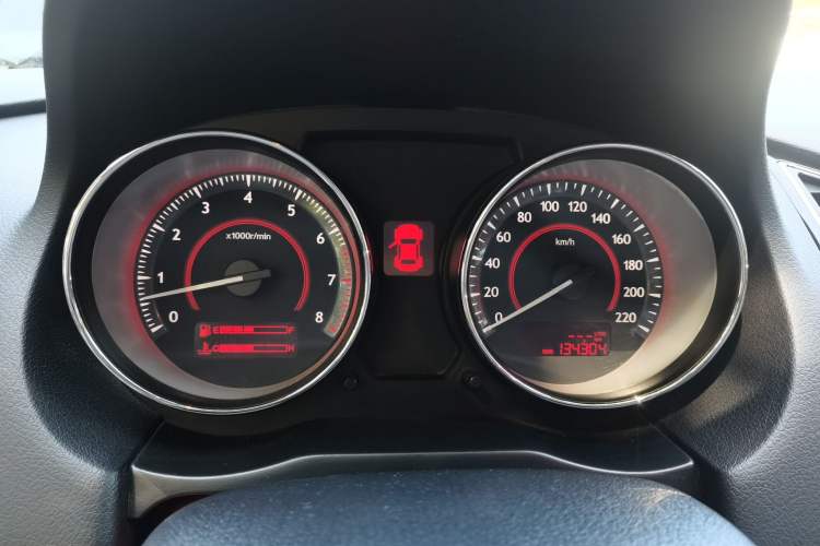 Used Bestune B50 2013 1.6L manual luxury version Instrument Cluster