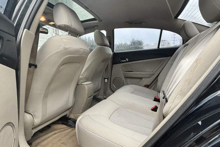 Used Bestune B50 2013 1.6L automatic luxury version Interior 3