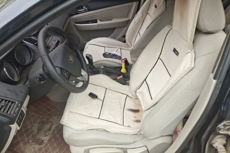 Used Bestune B50 2013 1.6L manual Comfort trim level Left Front Seat