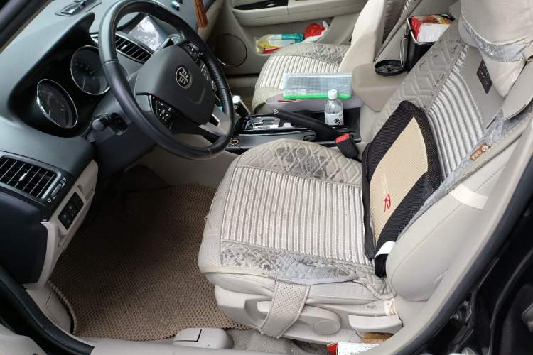 Used Bestune B50 2013 1.6L automatic luxury version Left Front Seat