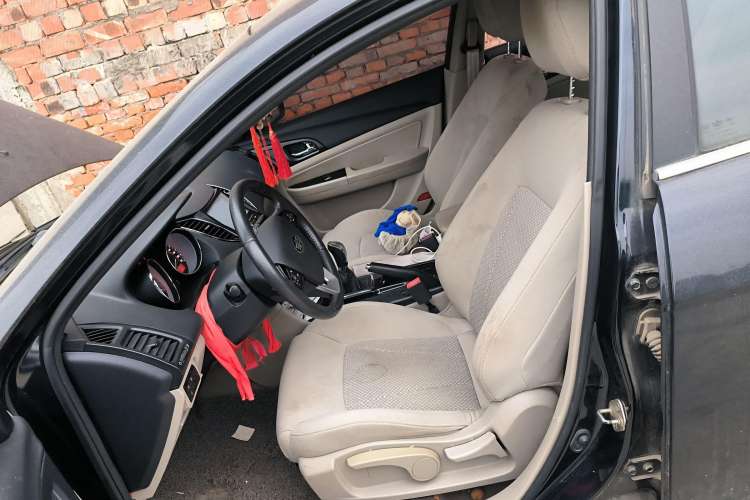 Used Bestune B50 2013 1.6L manual luxury version Left Front Seat