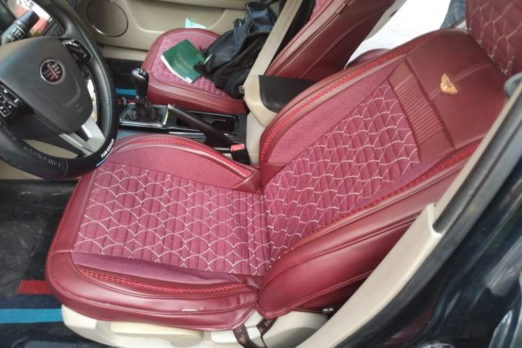 Used Bestune B50 2013 1.6L manual Comfort trim level Left Front Seat