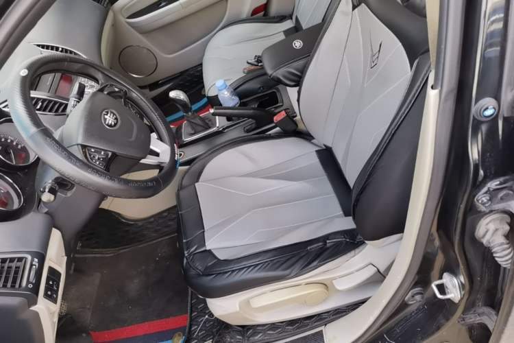 Used Bestune B50 2013 1.6L manual Comfort trim level Left Front Seat