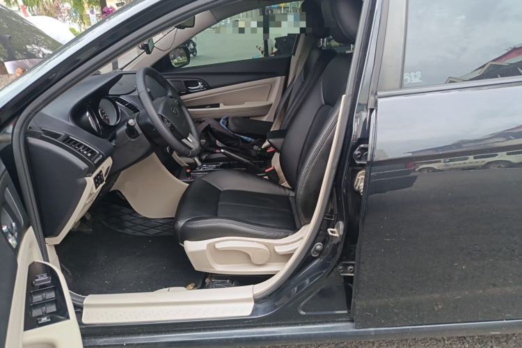 Used Bestune B50 2013 1.6L automatic luxury version Left Front Seat