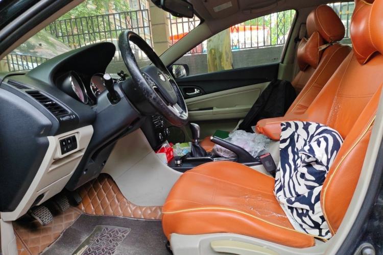 Used Bestune B50 2013 1.6L manual luxury version Left Front Seat