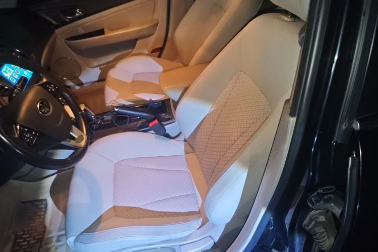 Used Bestune B50 2013 1.6L automatic luxury version Left Front Seat