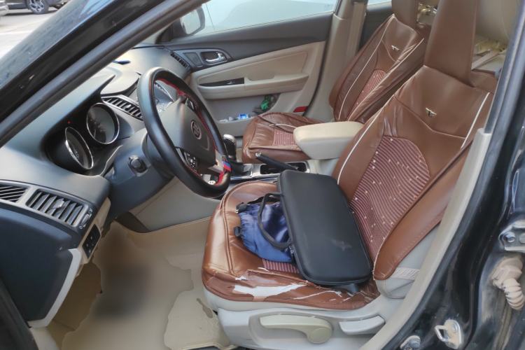 Used Bestune B50 2013 1.6L manual Comfort trim level Left Front Seat