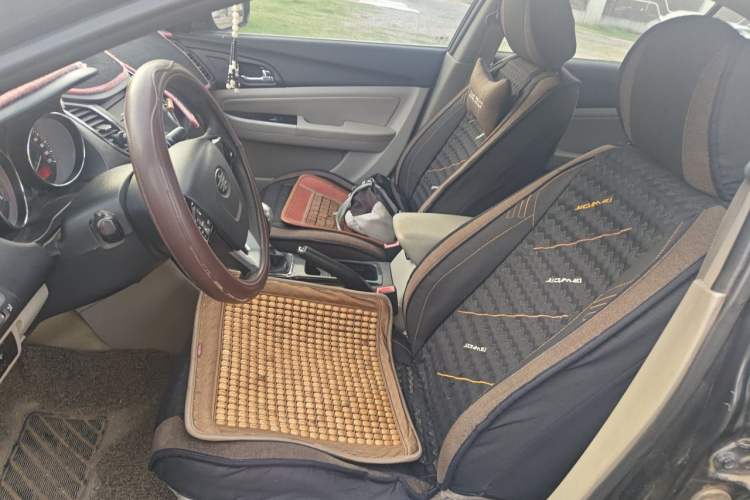 Used Bestune B50 2013 1.6L manual Comfort trim level Left Front Seat