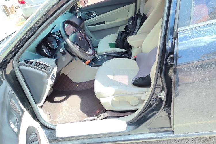 Used Bestune B50 2013 1.6L automatic luxury version Left Front Seat