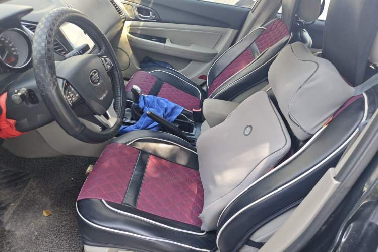 Used Bestune B50 2013 1.6L manual luxury version Left Front Seat