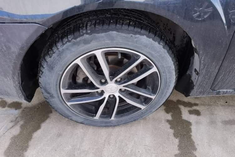 Used Bestune B50 2013 1.6L manual Comfort trim level Left Front Wheel Hub