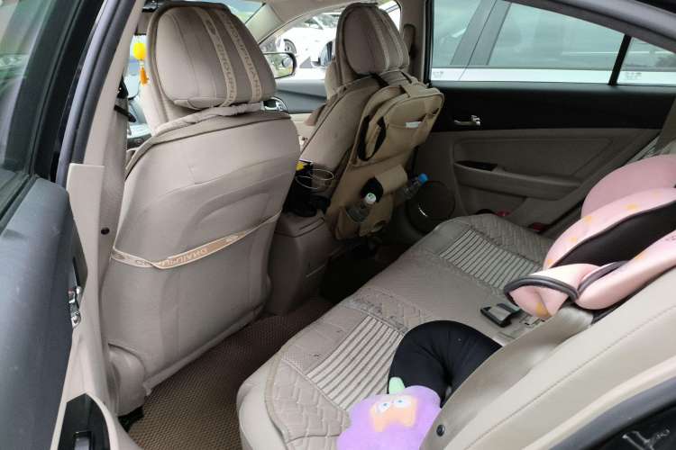 Used Bestune B50 2013 1.6L automatic luxury version Left Rear Seat