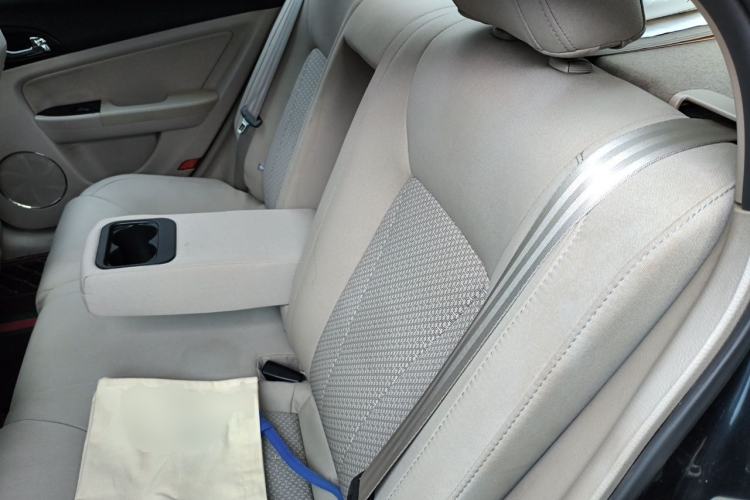 Used Bestune B50 2013 1.6L automatic luxury version Left Rear Seat