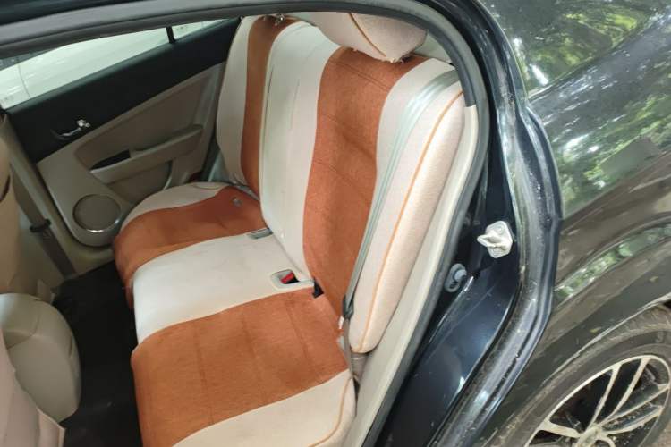 Used Bestune B50 2013 1.6L manual Comfort trim level Left Rear Seat