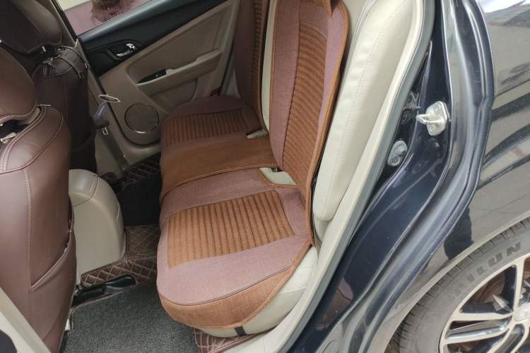 Used Bestune B50 2013 1.6L automatic luxury version Left Rear Seat