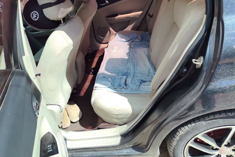 Used Bestune B50 2013 1.6L automatic luxury version Left Rear Seat
