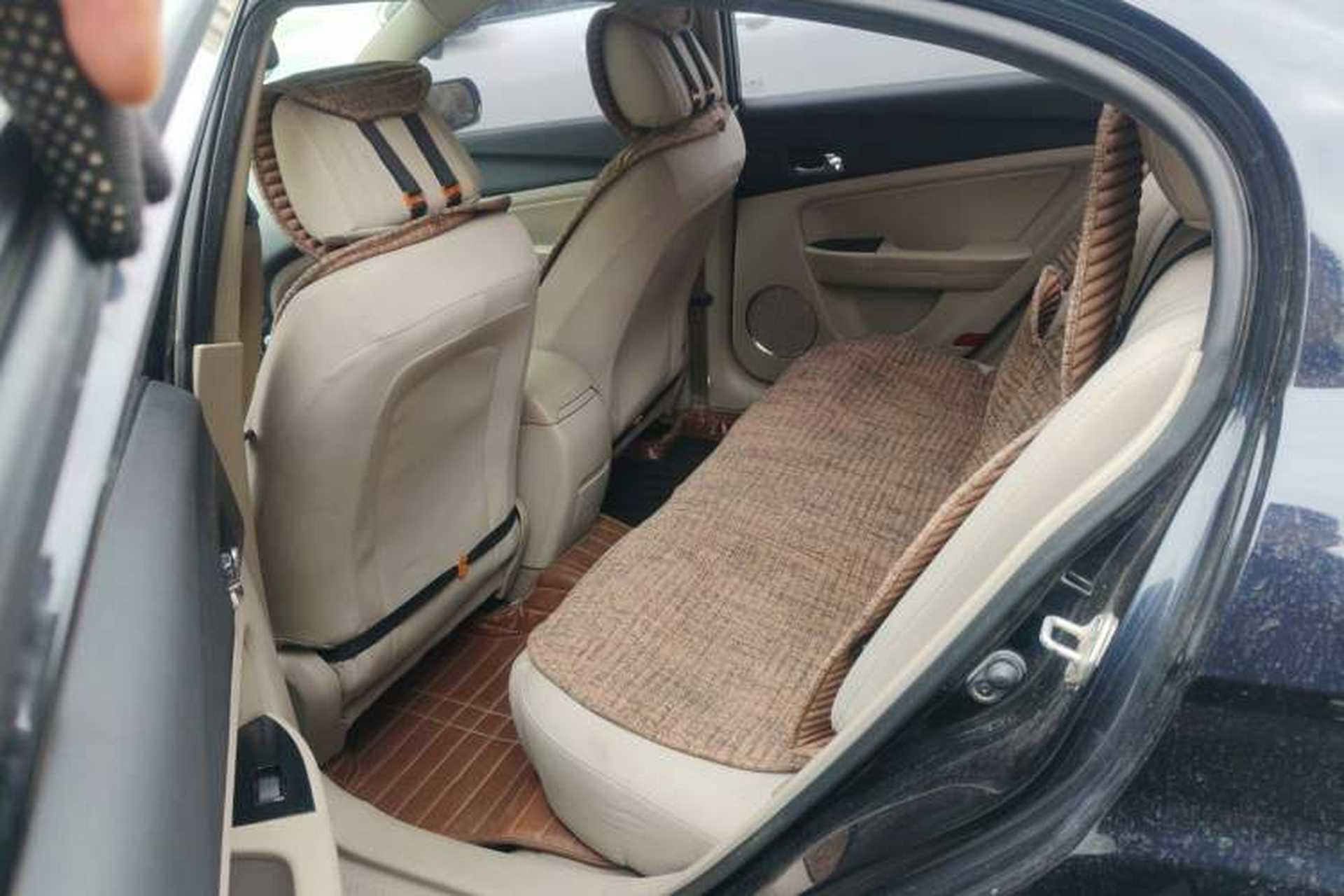 Used Bestune B50 2013 1.6L automatic luxury version Left Rear Seat
