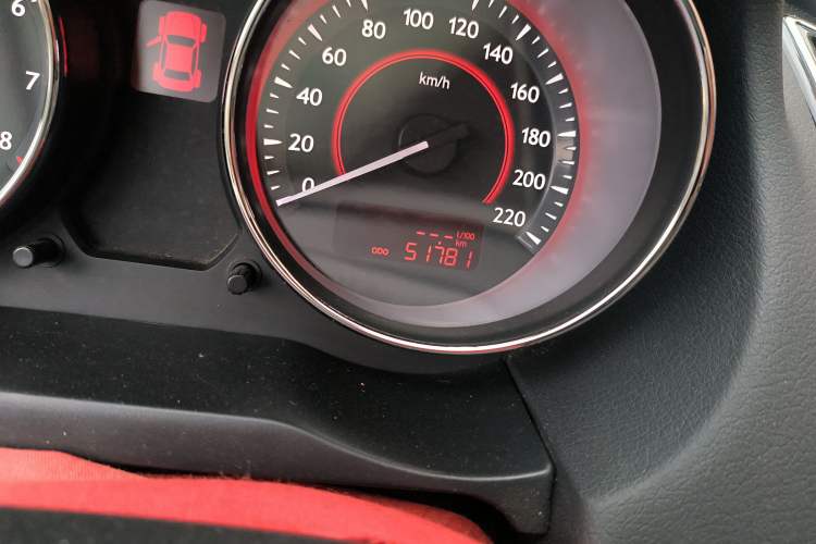 Used Bestune B50 2013 1.6L manual luxury version Odometer Close Up